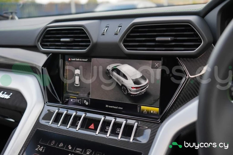 Lamborghini Urus Зеленый