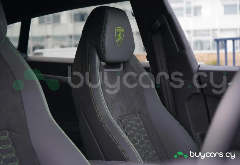 Lamborghini Urus Зеленый