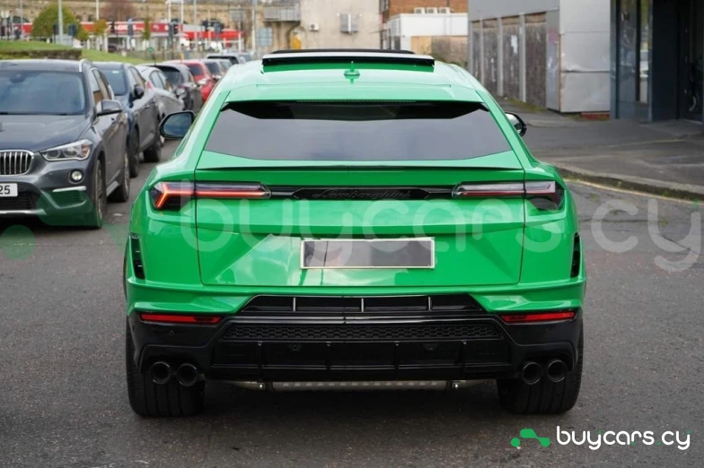Lamborghini Urus Зеленый