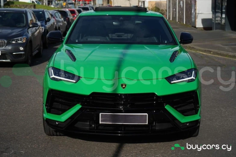 Lamborghini Urus Зеленый