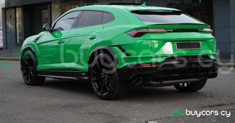 Lamborghini Urus Зеленый