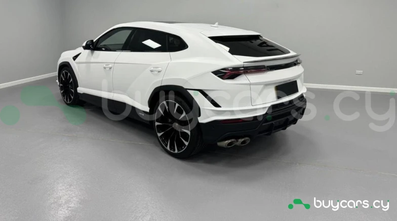 Lamborghini Urus Белый