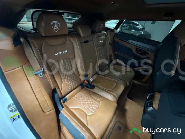 Lamborghini Urus Белый