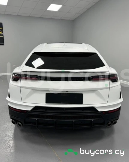 Lamborghini Urus Белый