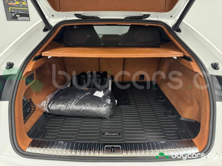 Lamborghini Urus Белый