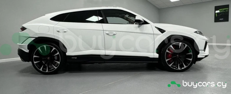 Lamborghini Urus Белый