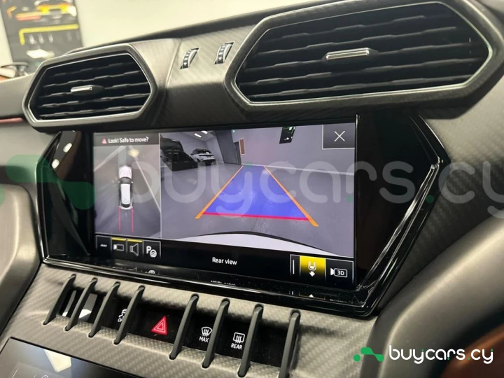 Lamborghini Urus Белый