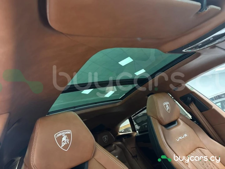 Lamborghini Urus Белый