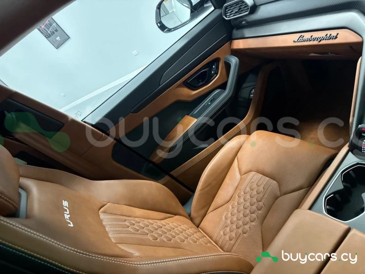 Lamborghini Urus Белый