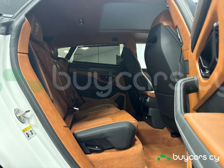 Lamborghini Urus Белый
