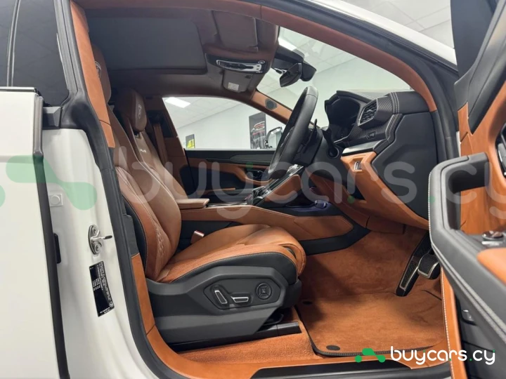 Lamborghini Urus Белый