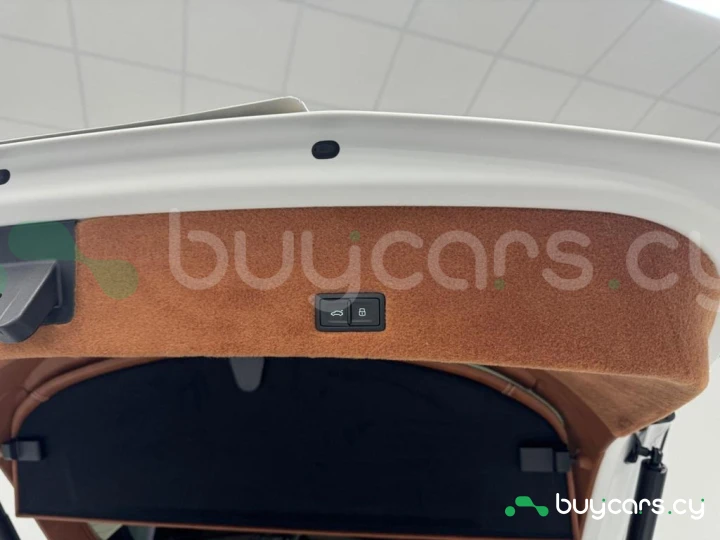 Lamborghini Urus Белый