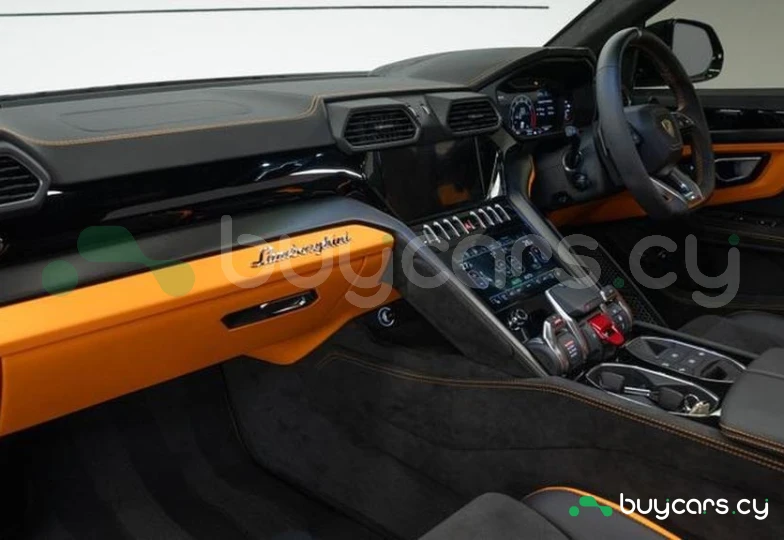 Lamborghini Urus Black