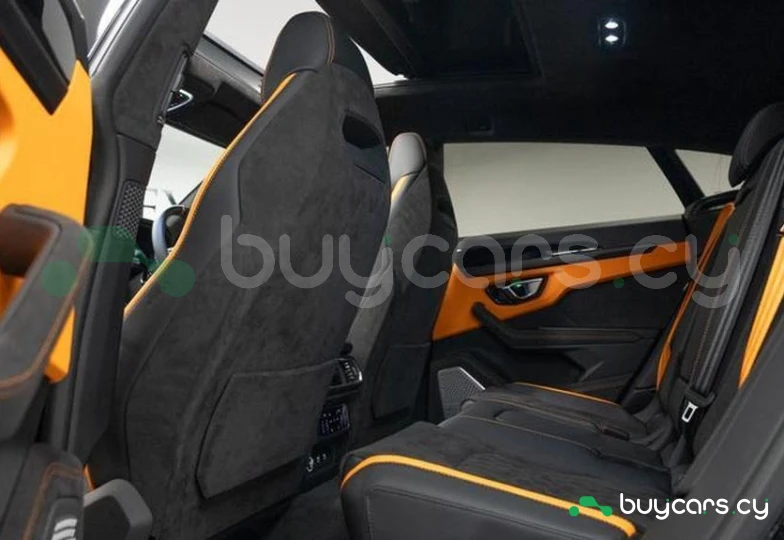 Lamborghini Urus Black