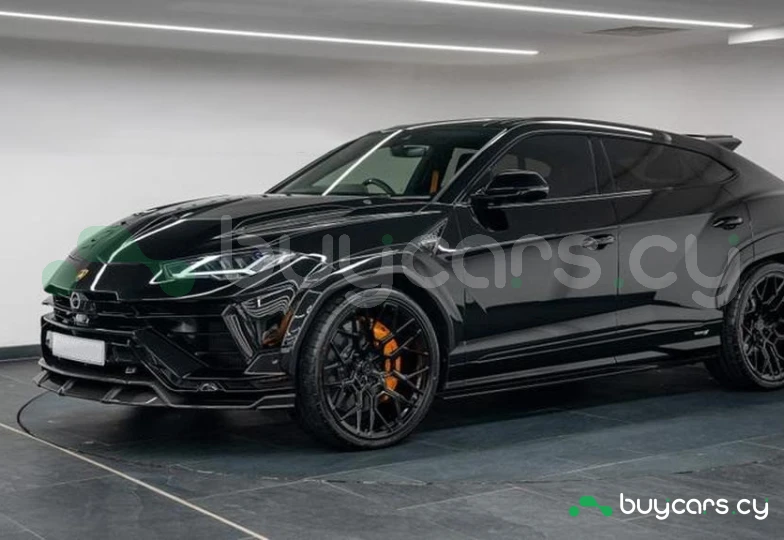 Lamborghini Urus Black