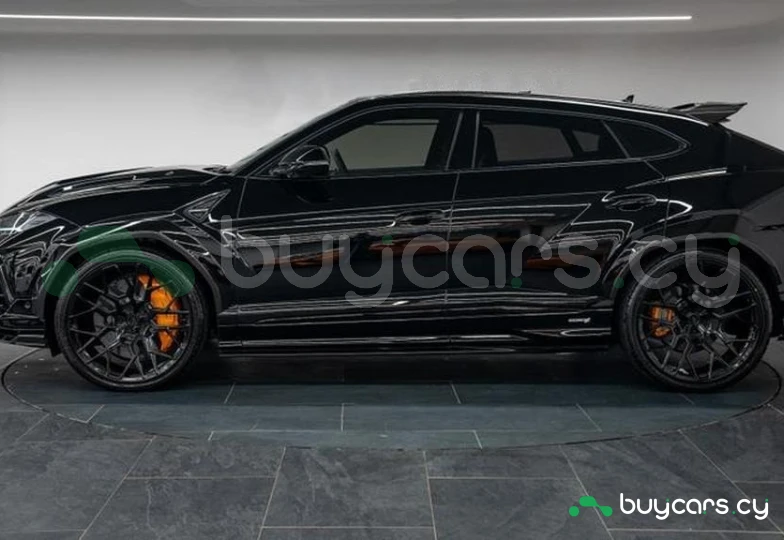 Lamborghini Urus Black