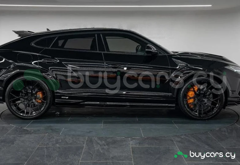 Lamborghini Urus Black