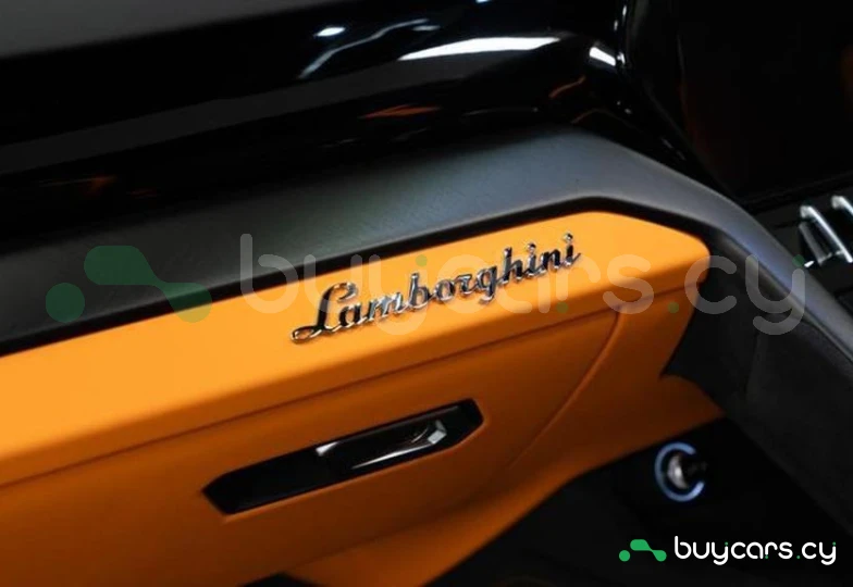 Lamborghini Urus Black