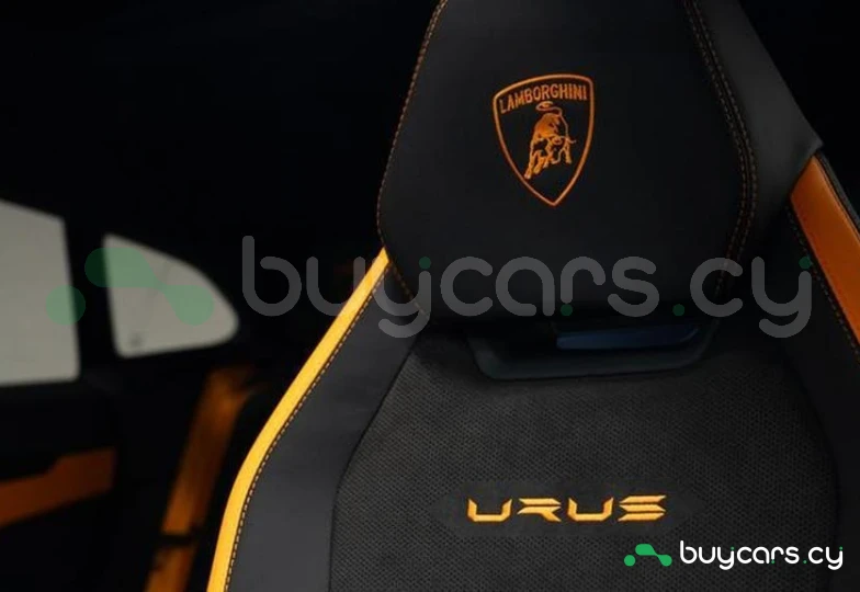 Lamborghini Urus Black
