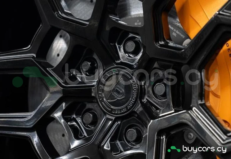 Lamborghini Urus Black