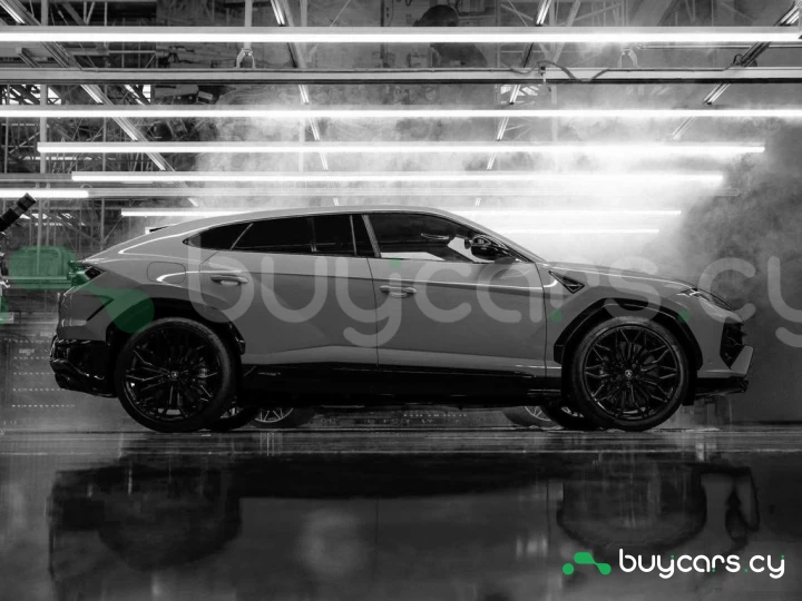 Lamborghini Urus Grey