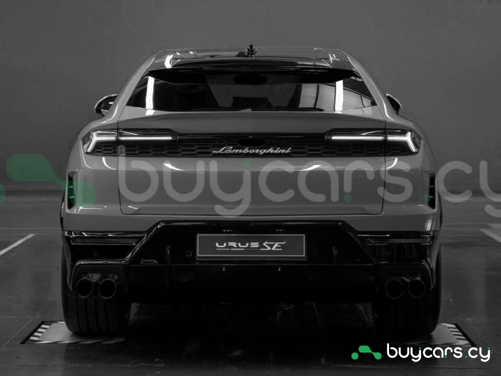 Lamborghini Urus Grey