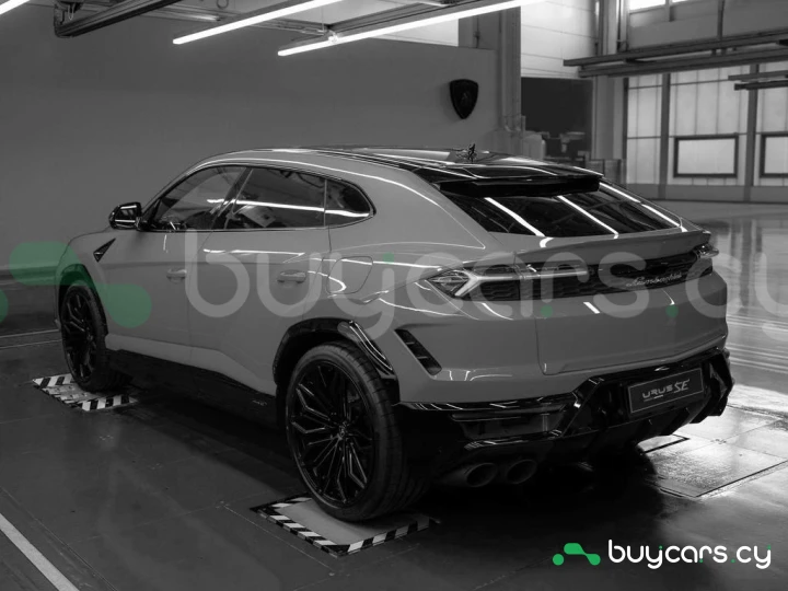 Lamborghini Urus Grey