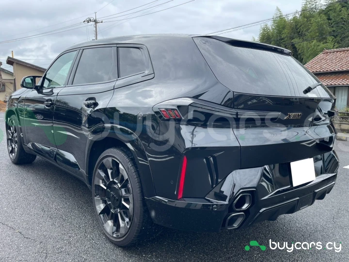 BMW XM Черный