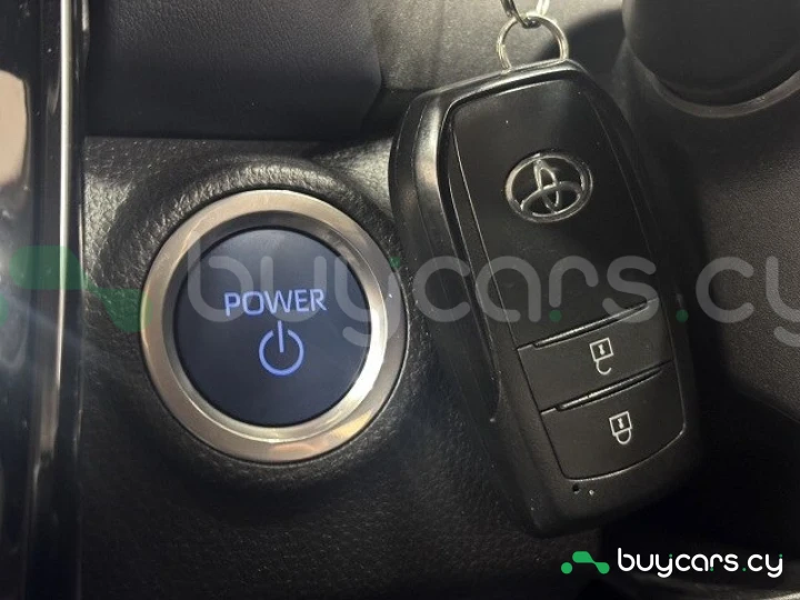 Toyota Aqua Черный