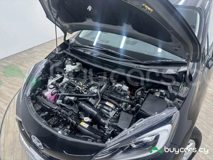 Toyota Aqua Черный