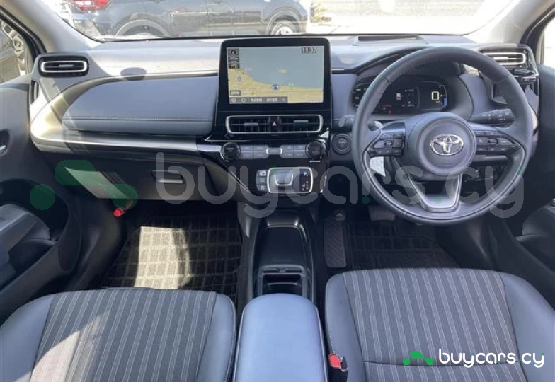 Toyota Aqua Белый