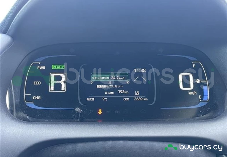 Toyota Aqua Белый