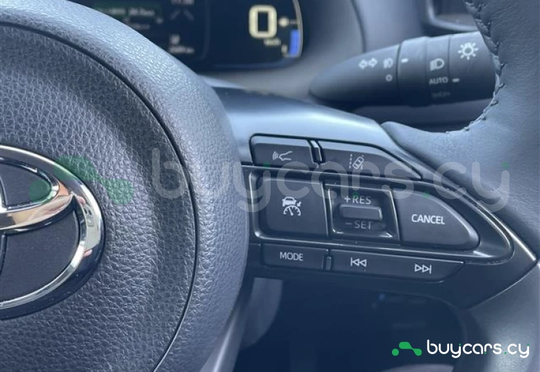 Toyota Aqua Белый