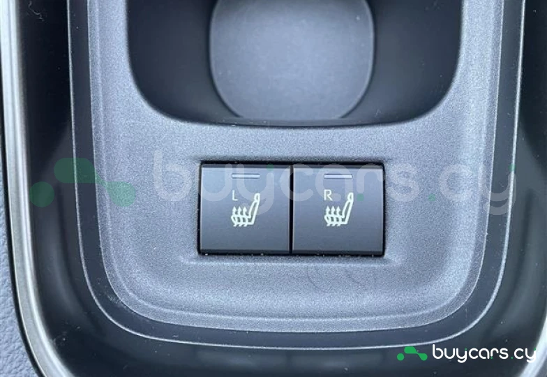 Toyota Aqua Белый