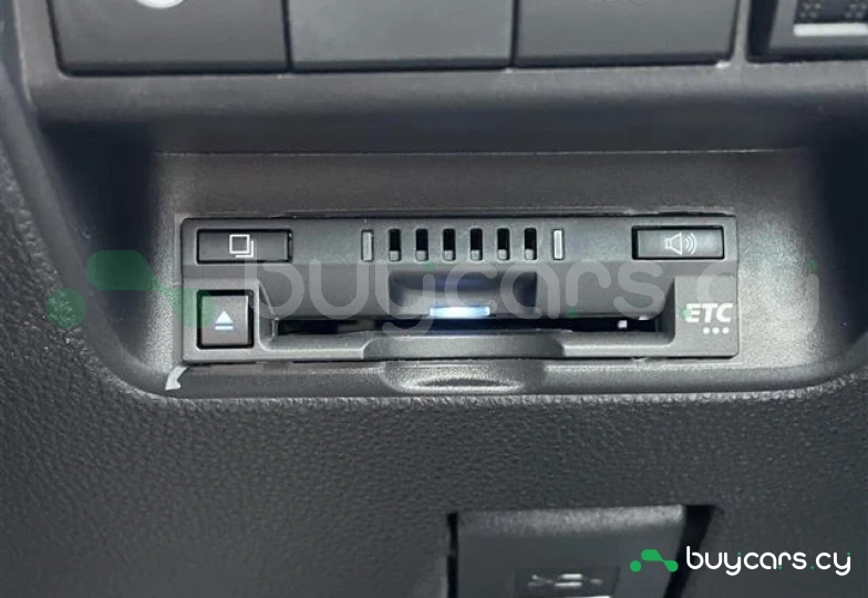 Toyota Aqua Белый