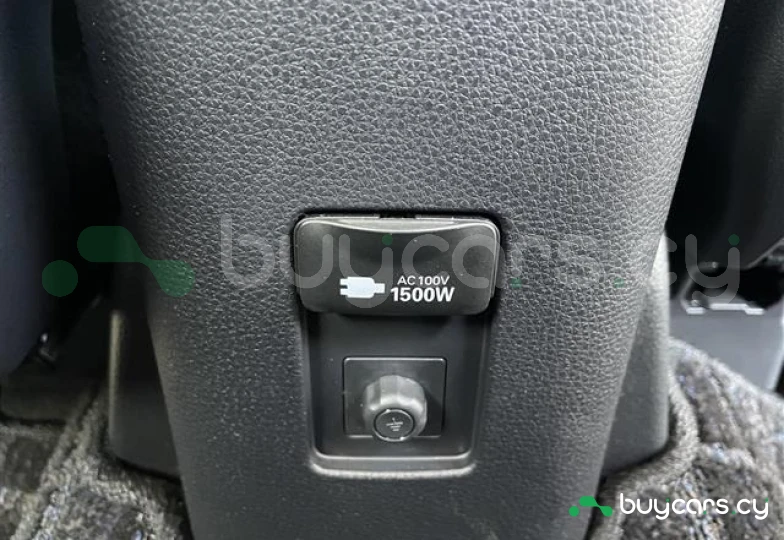 Toyota Aqua Белый