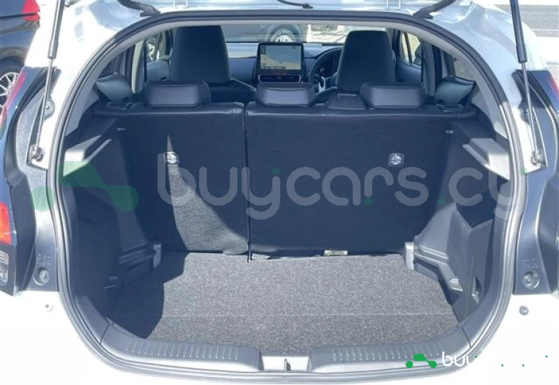 Toyota Aqua Белый