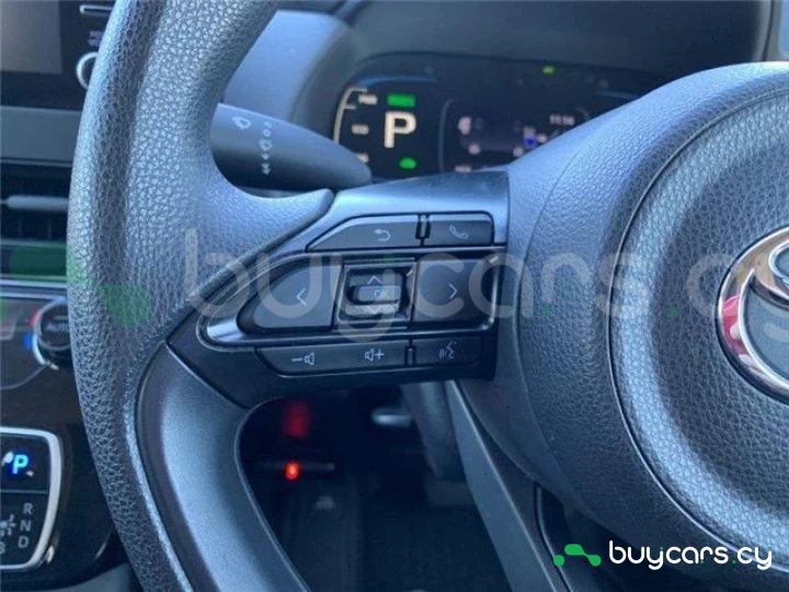 Toyota Aqua Белый