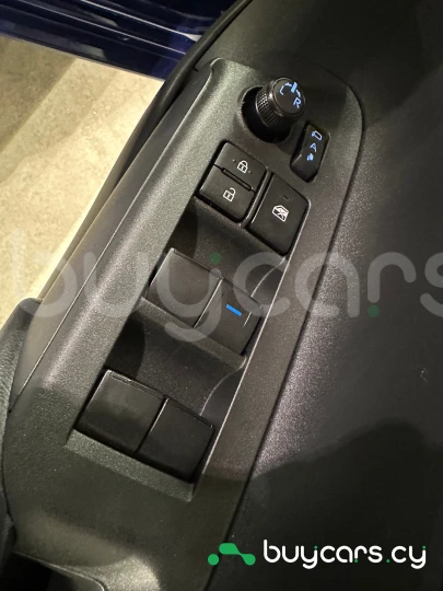 Toyota Aqua Синий