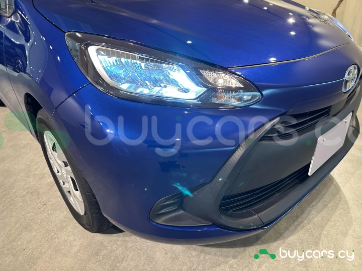 Toyota Aqua Синий