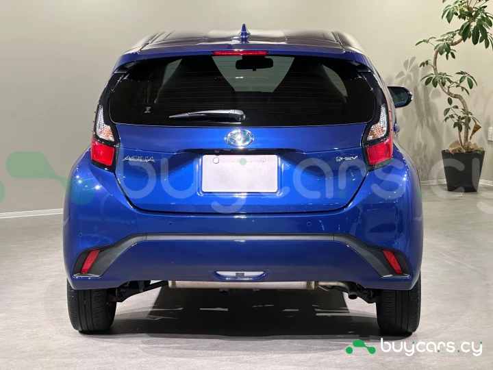 Toyota Aqua Синий