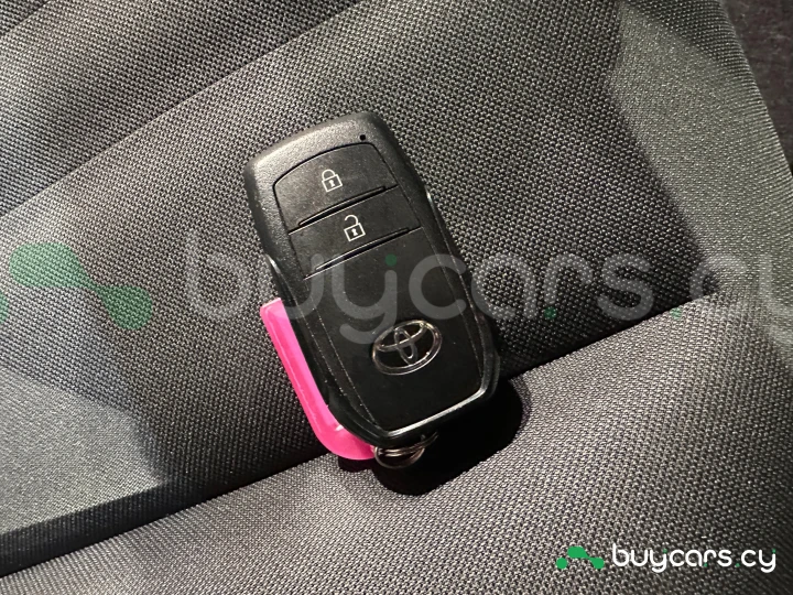 Toyota Aqua Синий