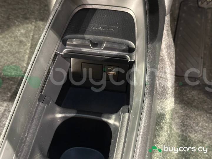 Toyota Aqua Синий