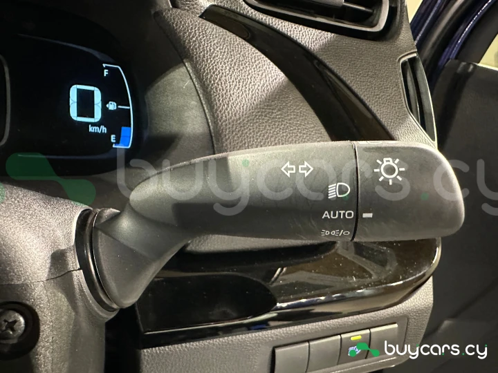 Toyota Aqua Синий