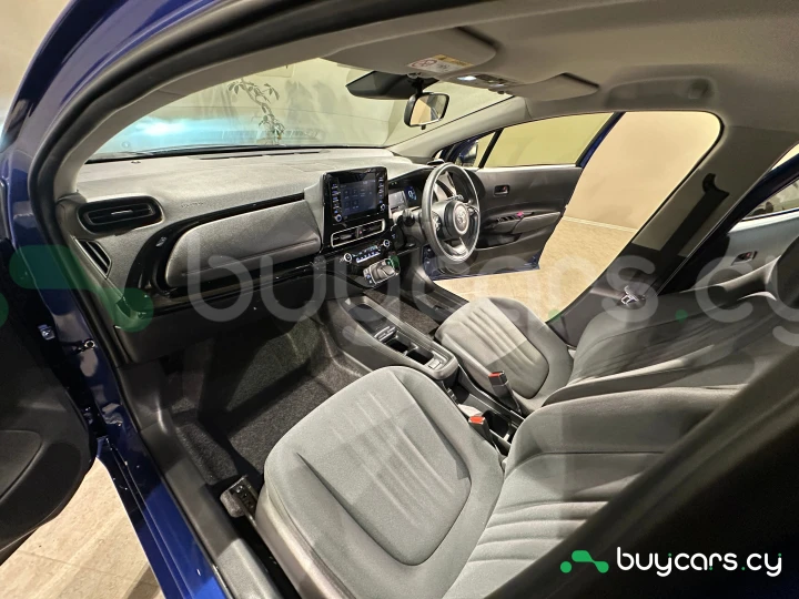 Toyota Aqua Синий