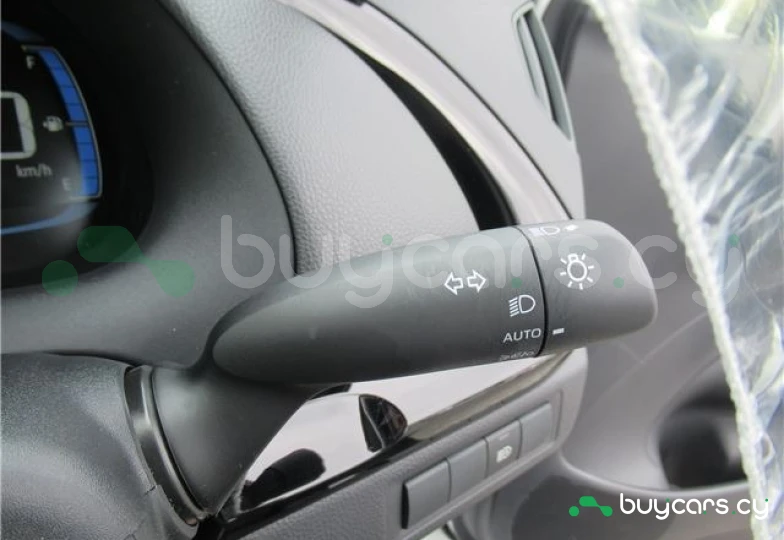 Toyota Aqua Белый