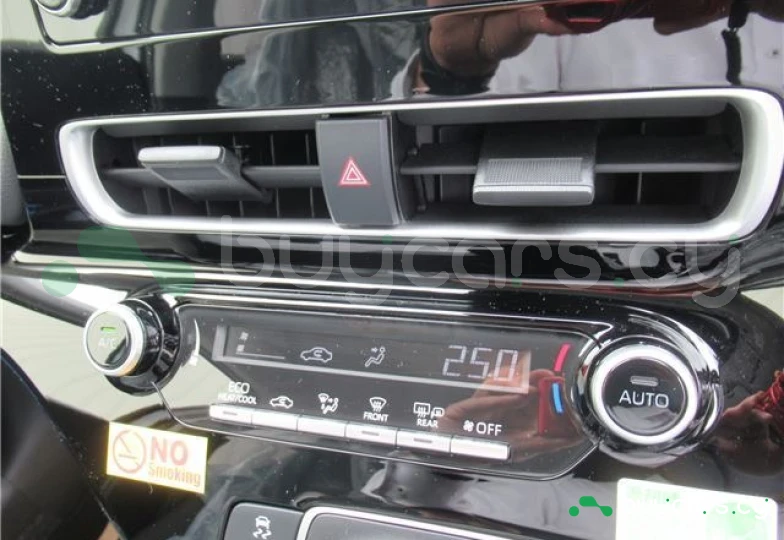 Toyota Aqua Белый