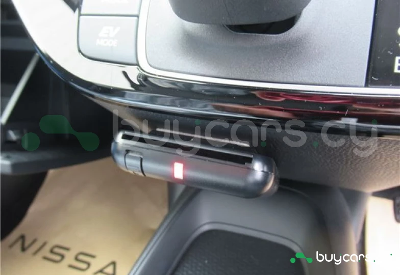 Toyota Aqua Белый