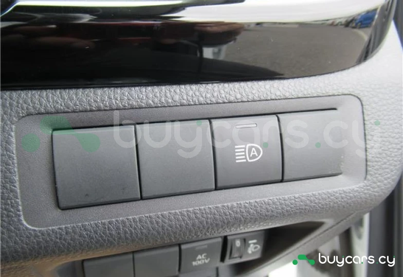 Toyota Aqua Белый