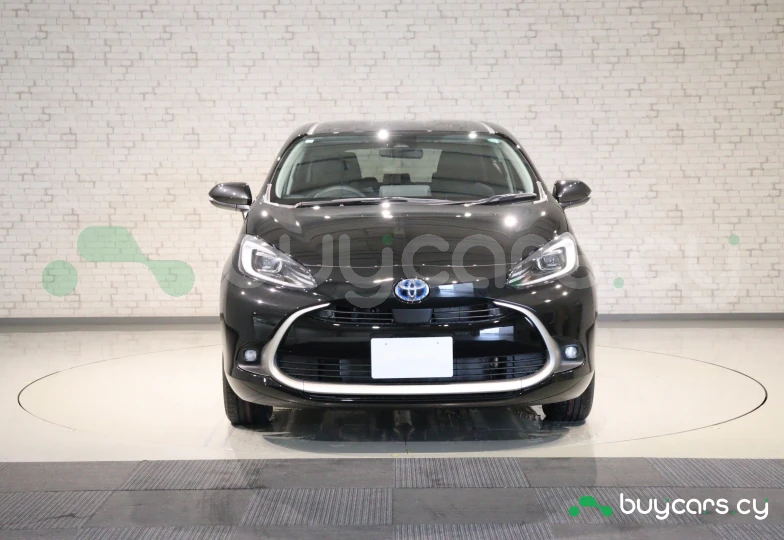 Toyota Aqua Черный